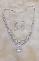 Elegant Gold-Plated Pearl and Crystal Necklace Set