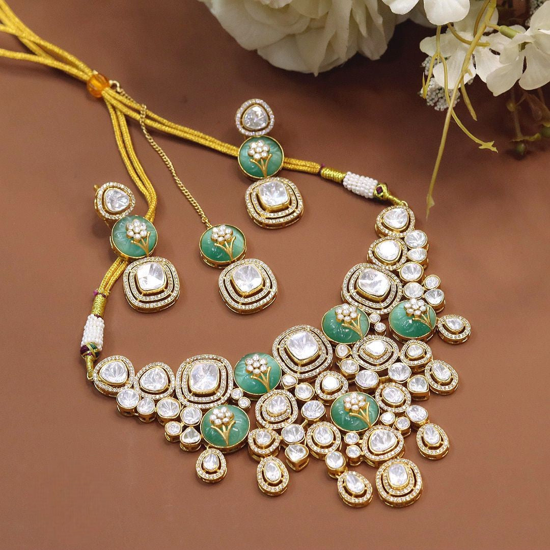 Exquisite Handcrafted Kundan & Polki Necklace Set with Maang Tikka & Earrings – Royal Bridal Grandeur