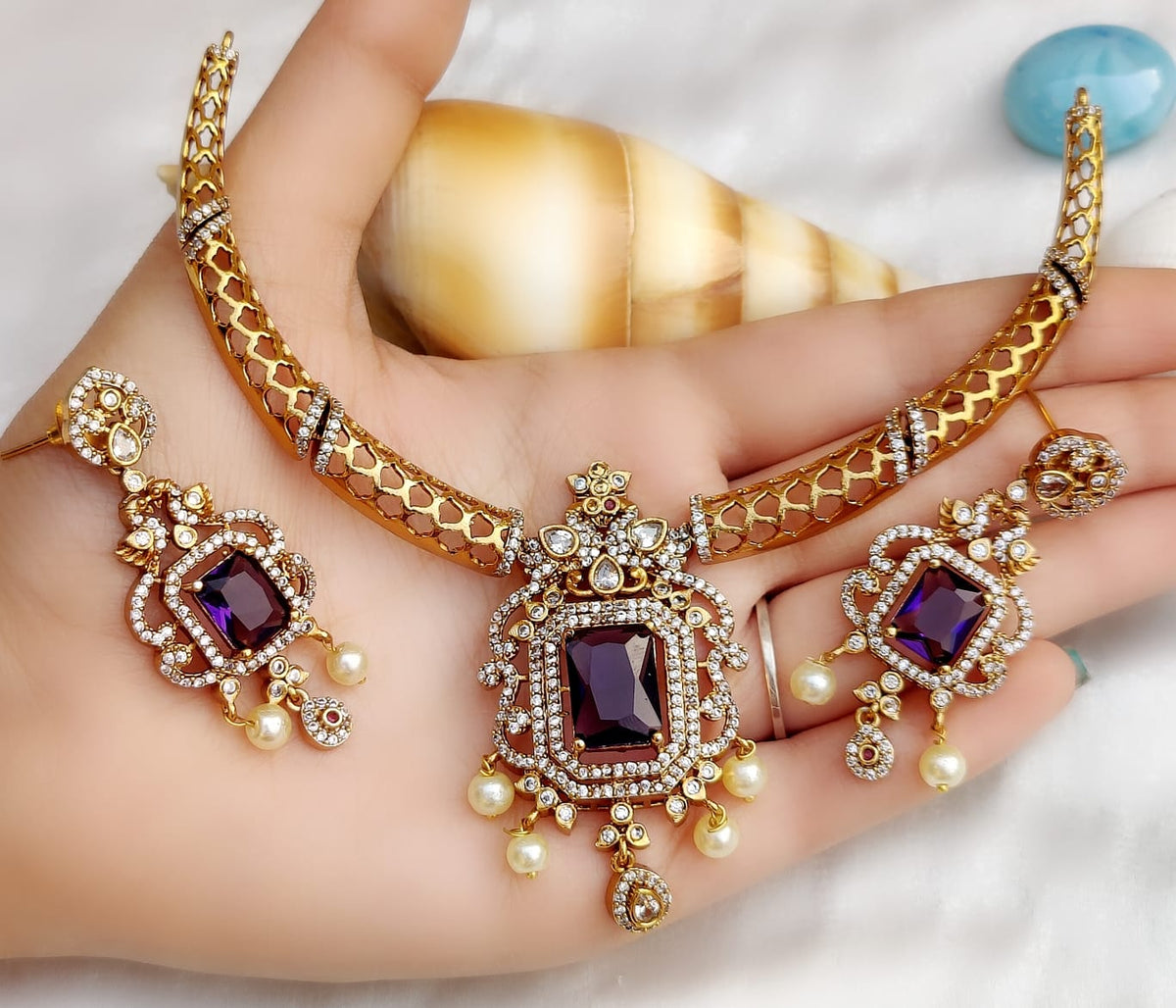 Modern Emerald Green & Diamond-Look Gold Choker Necklace Set with Pearl Drops