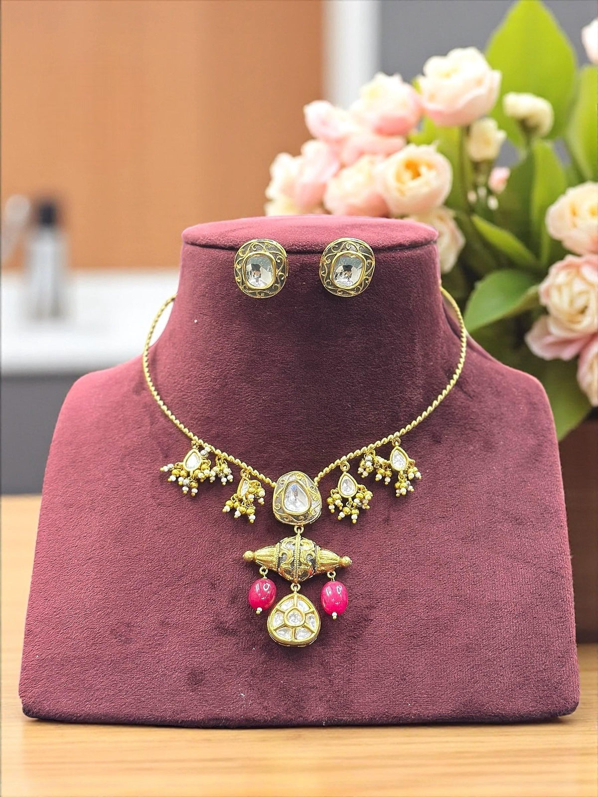 Exquisite Gold-Plated Kundan Polki Choker Necklace & Stud Earrings Set