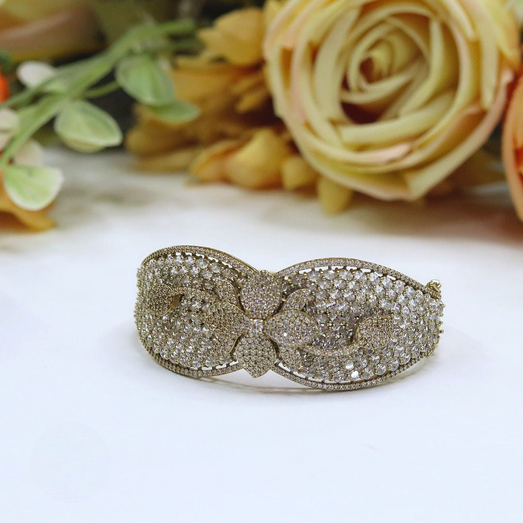 Openable Green Gemstone Floral Diamond Bracelet Kada