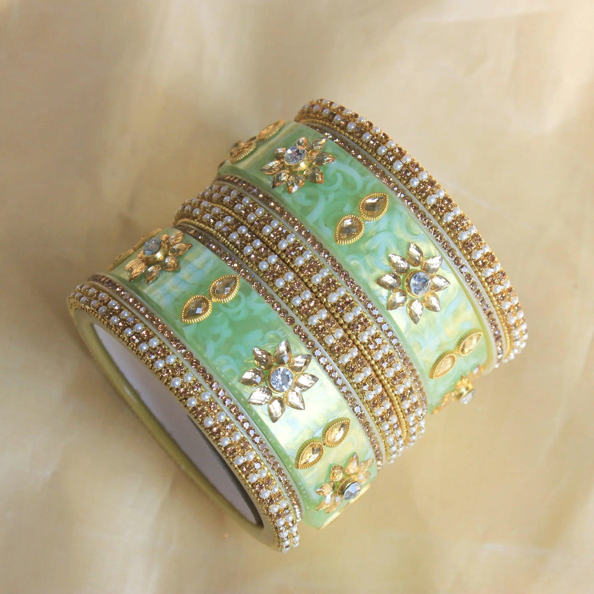 Traditional Rajasthani Bridal Chuda, Traditional Rajwadi Bangle Set, Rajasthani Chuda, Royal Wedding Bangles, Rajasthani Bridal Jewelry - Libasaa