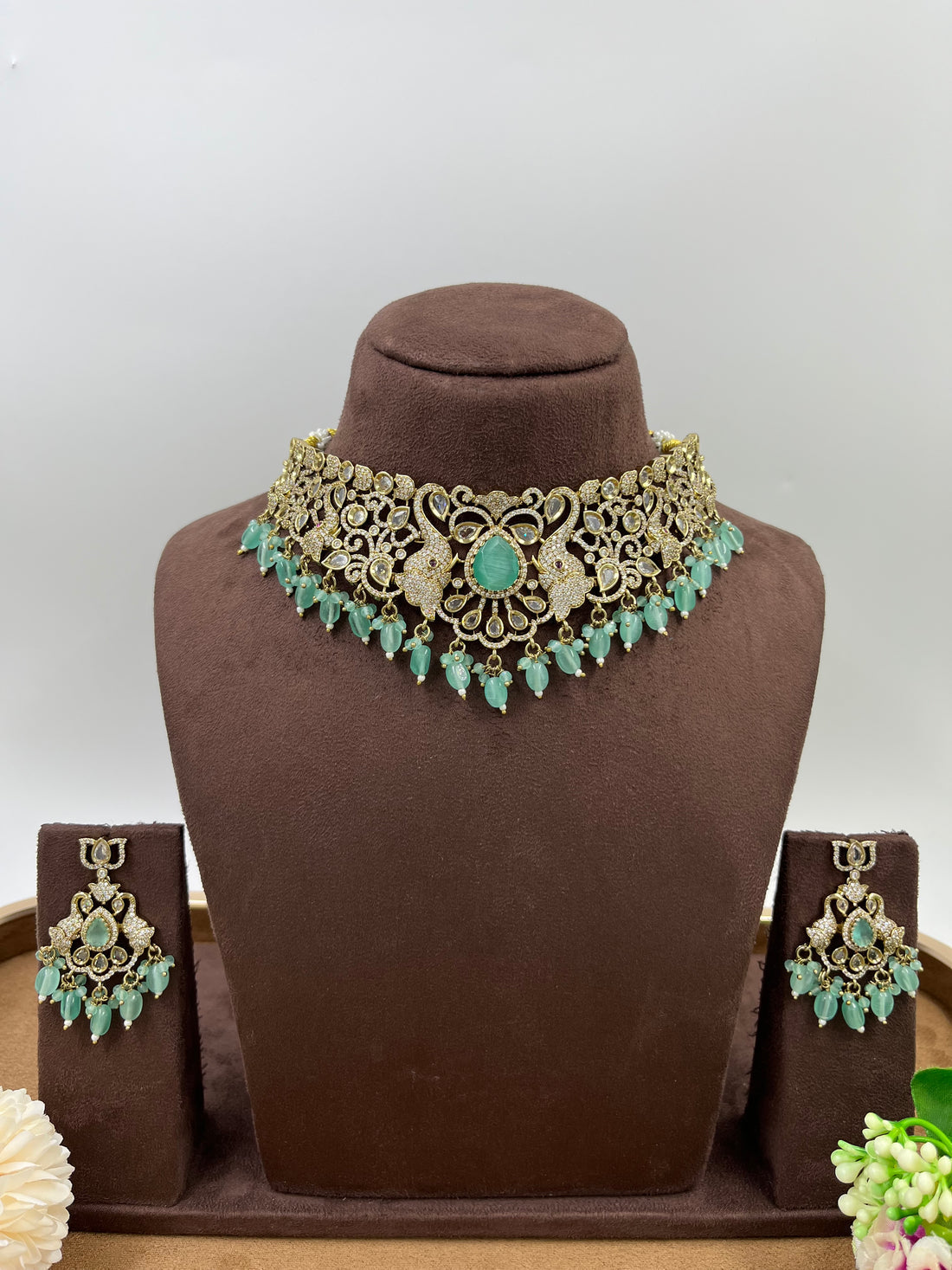 Victorian Inspired Emerald Green Stone Choker Necklace Set