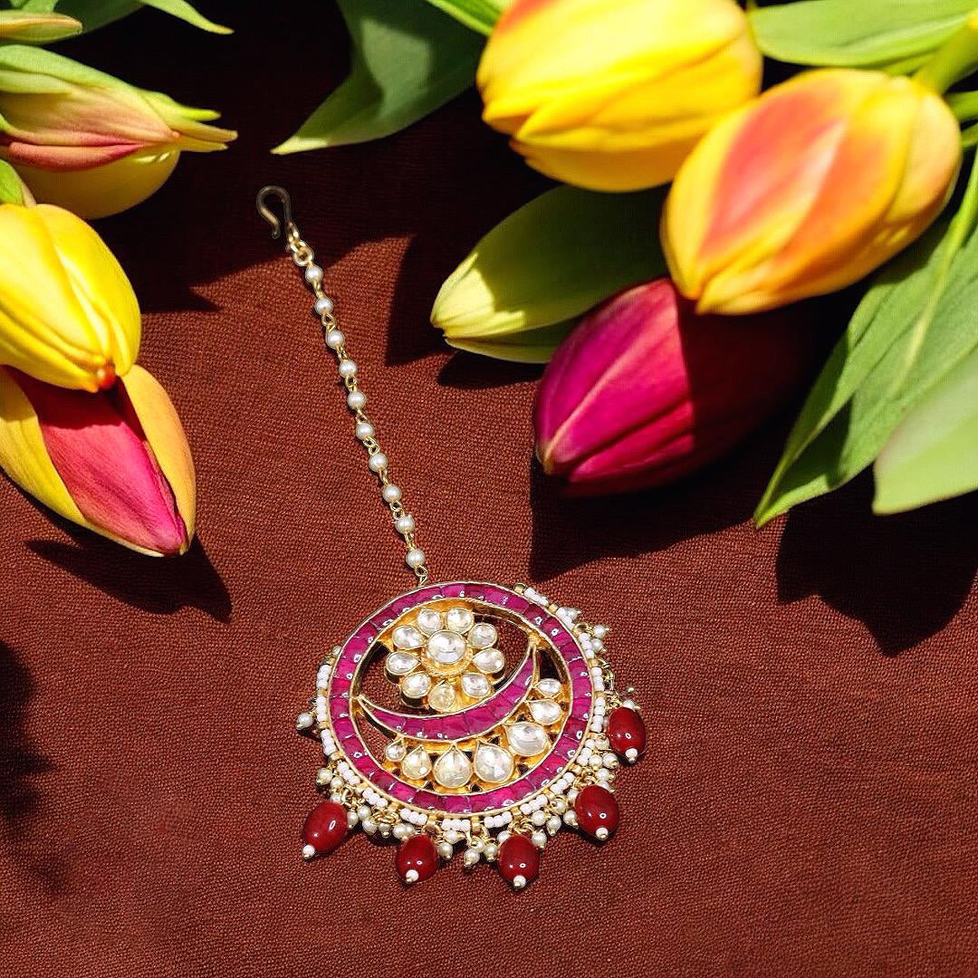 Rajsthani Round And Flower Inspired Bridal Mangtika