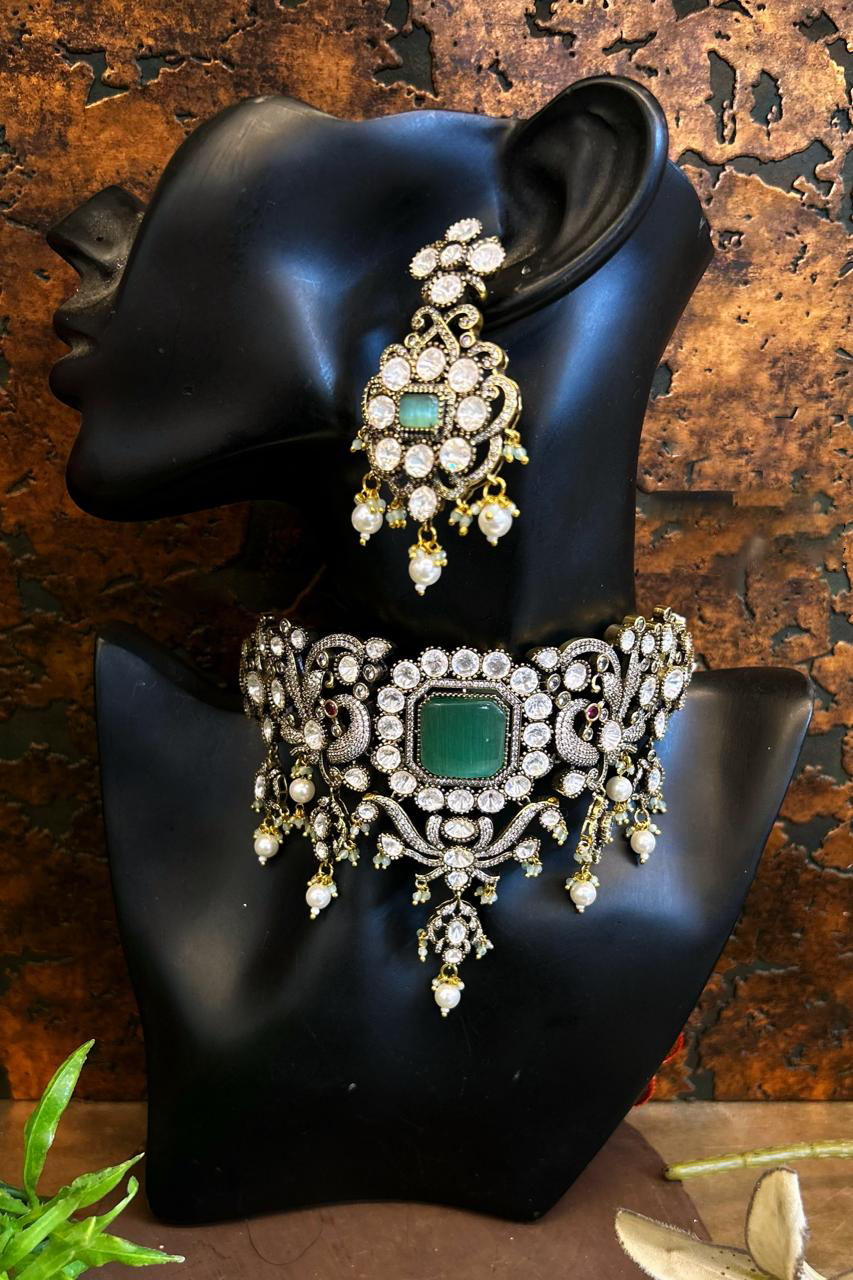 Ornate Emerald Bridal Choker Earrings Jewelry Set, Bridal Emerald Polki Choker Set, Polki Necklace, Polki Jewelry Set, Polki Necklace Set, Pakistani Polki Jewelry, Bollywood Polki Necklace