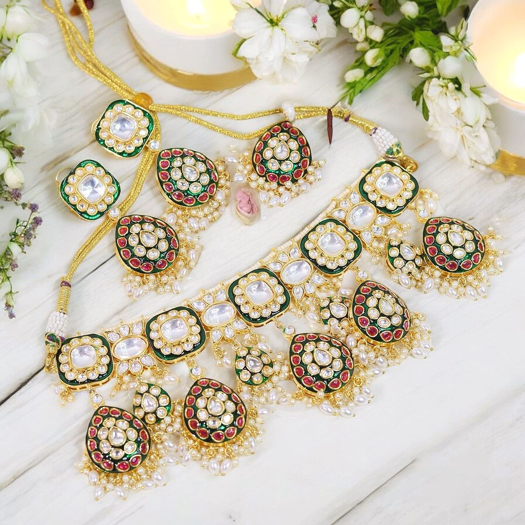Vibrant Polki Wedding Choker Set, Indian Jewellery, Pakistani Polki Jewelry, Bollywood Polki Necklace Set, Polki Mangtika, Polki Choker Earrings With Maangtika Set, Bridal Polki Necklace Earrings Mangtika Set