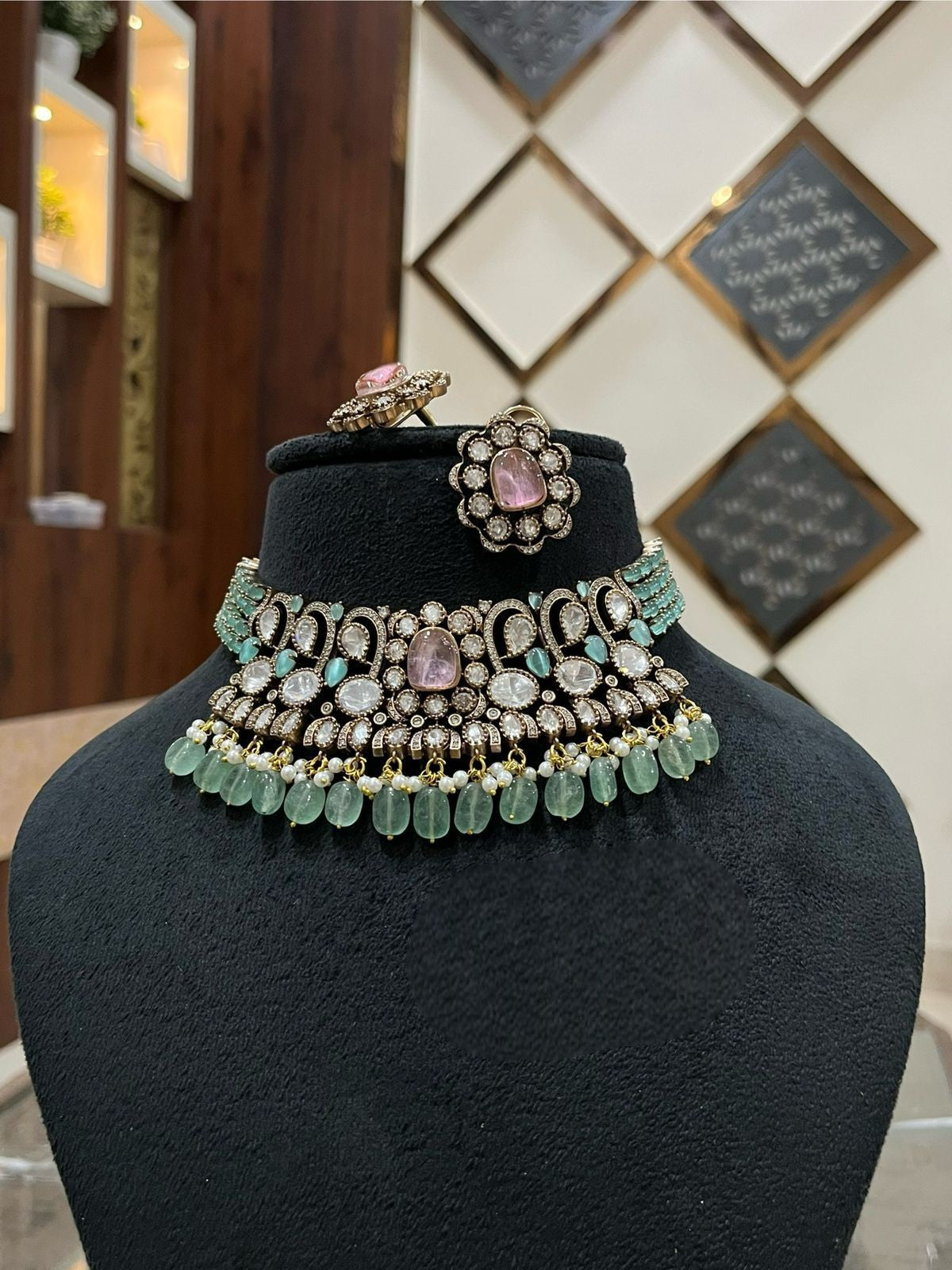 Royal Kundan Choker Necklace Set – Traditional Bridal Jewelry