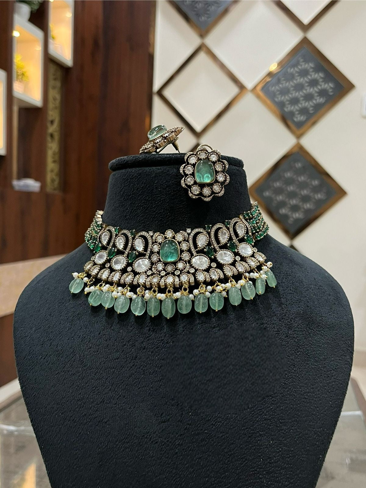 Royal Kundan Choker Necklace Set – Traditional Bridal Jewelry