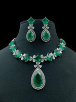 Exquisite Emerald Green Diamond Necklace Set – Royal Elegance