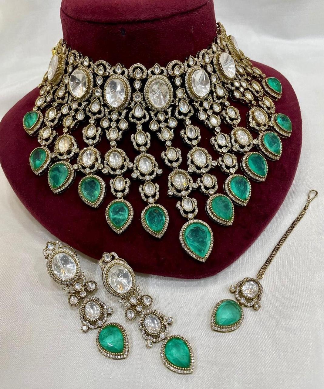 Grand Emerald Green Kundan Choker Necklace Set with Earrings & Maang Tikka Bridal Polki Jewelry