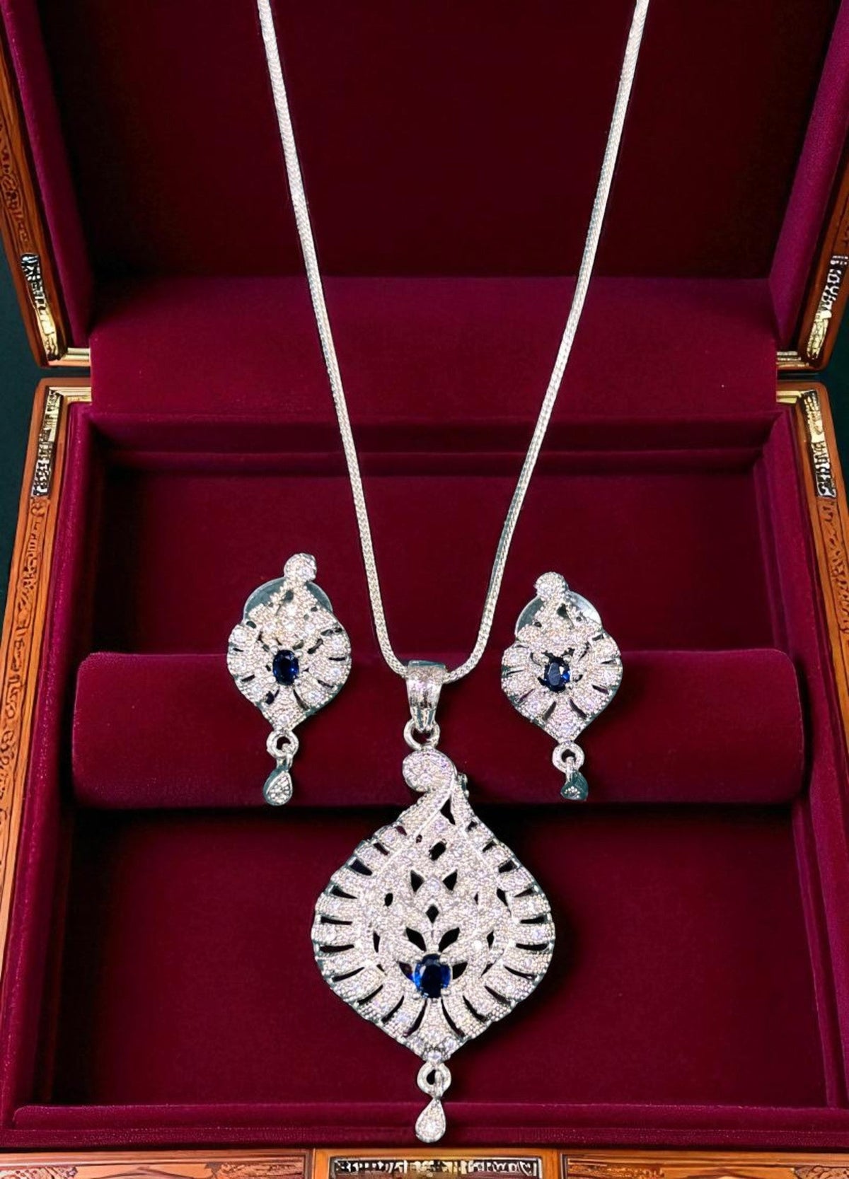 Elegant Silver Crystal Leaf Pendant Necklace Set with Matching Drop Earrings Party & Festive Wear