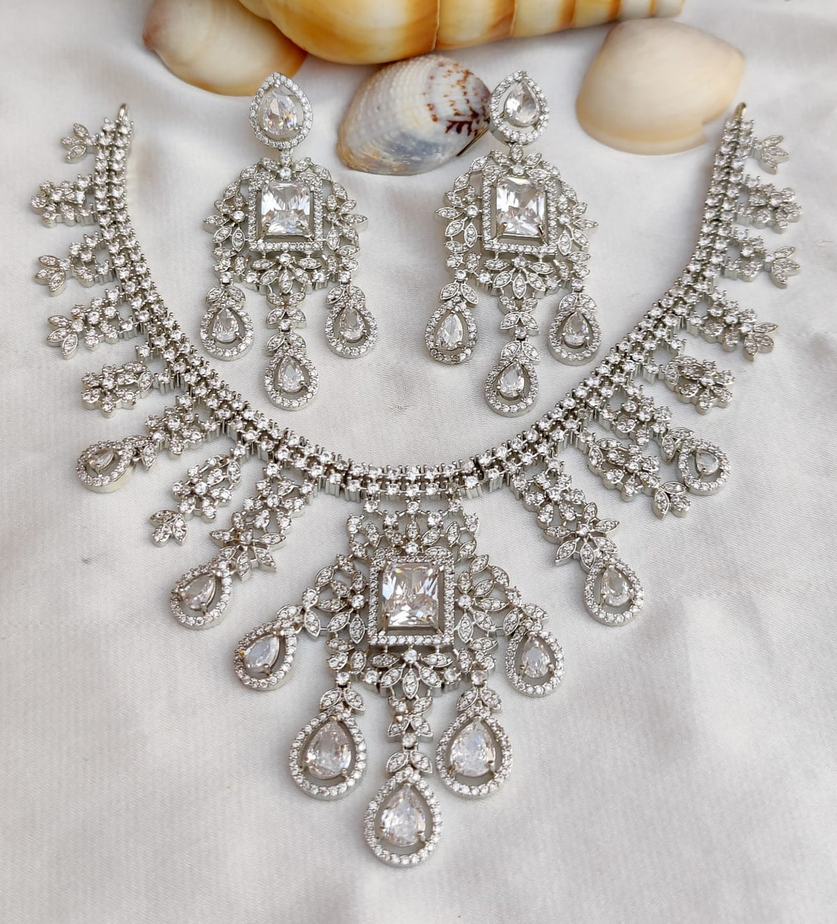 Royal Kundan Polki Choker Set with Emerald & Multicolor Drops | Bridal Wedding Necklace Set with Matching Earrings | Indian Traditional Jewellery