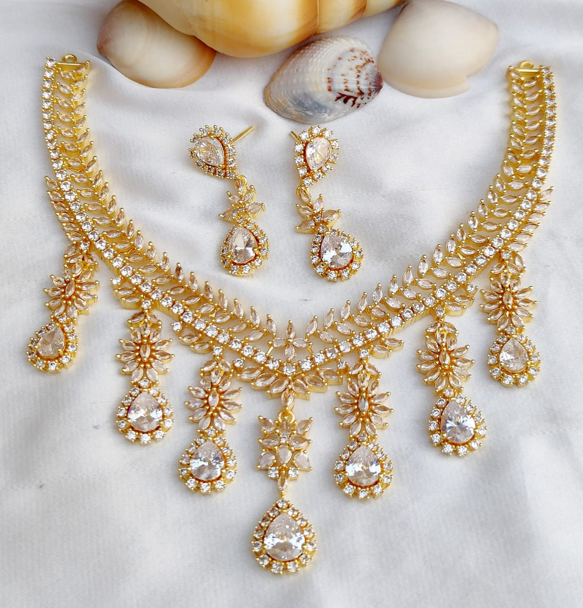 Gold Toned Bridal AD Necklace Earrings Set For Wedding