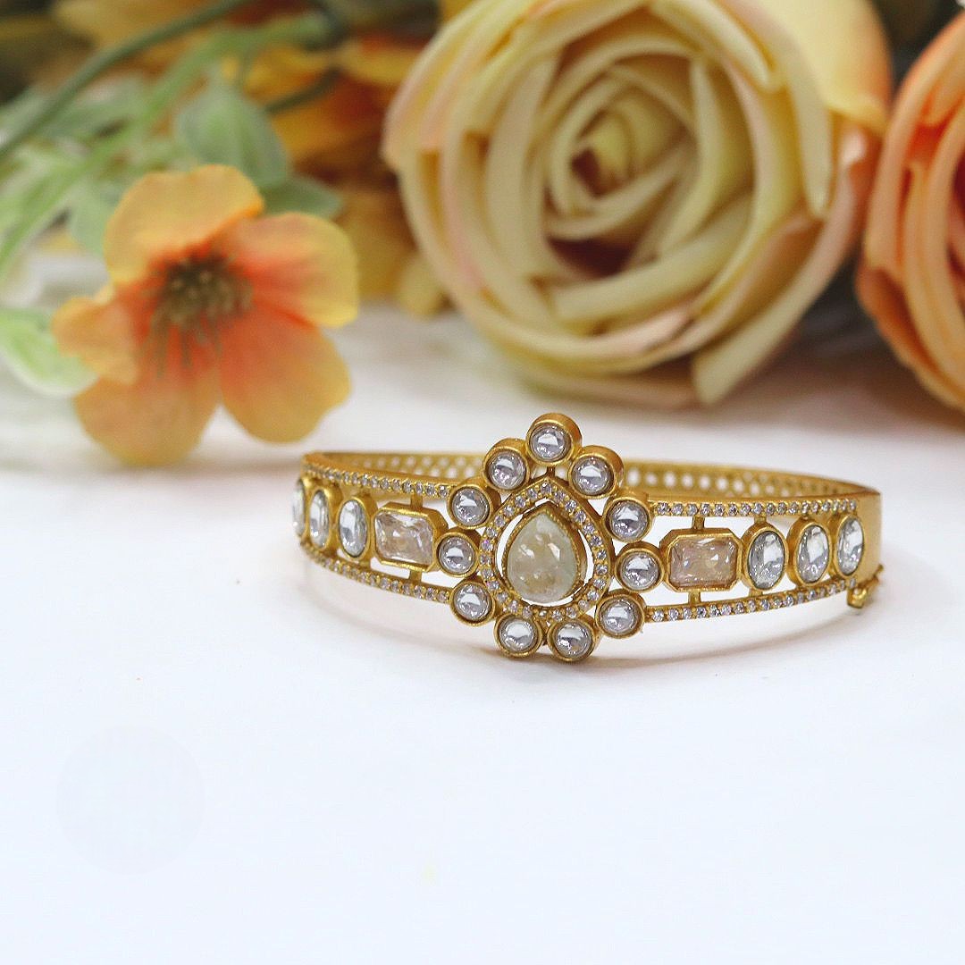 Royal Openable Kundan Polki Kada – Timeless Bridal Elegance