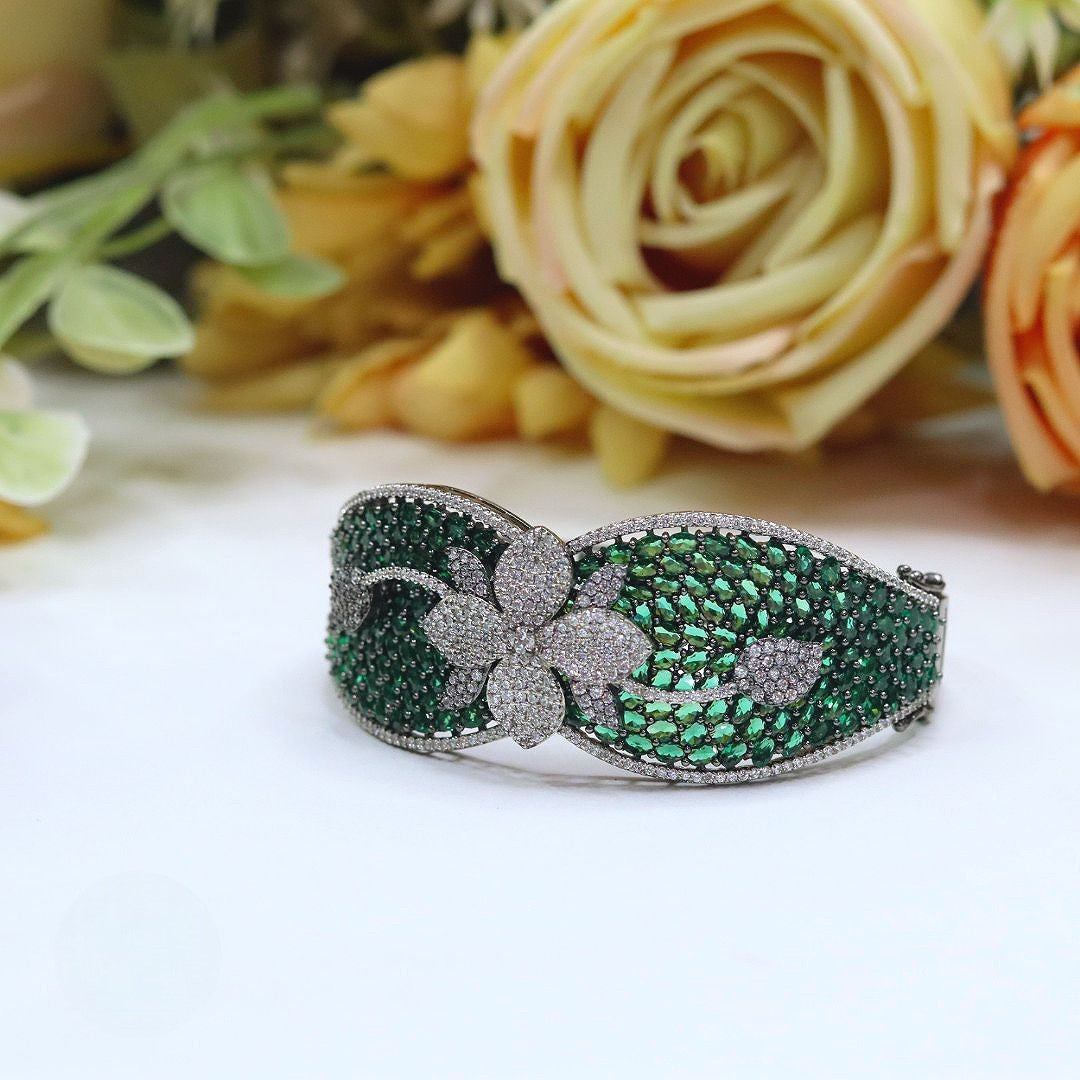 Openable Green Gemstone Floral Diamond Bracelet Kada