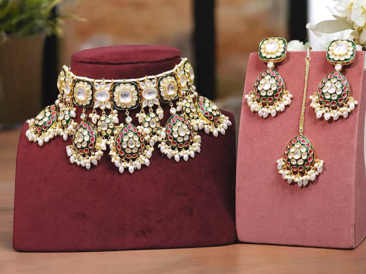 Teardrop Flower Design Kundan Choker Earrings Maangtikka Set For Wedding