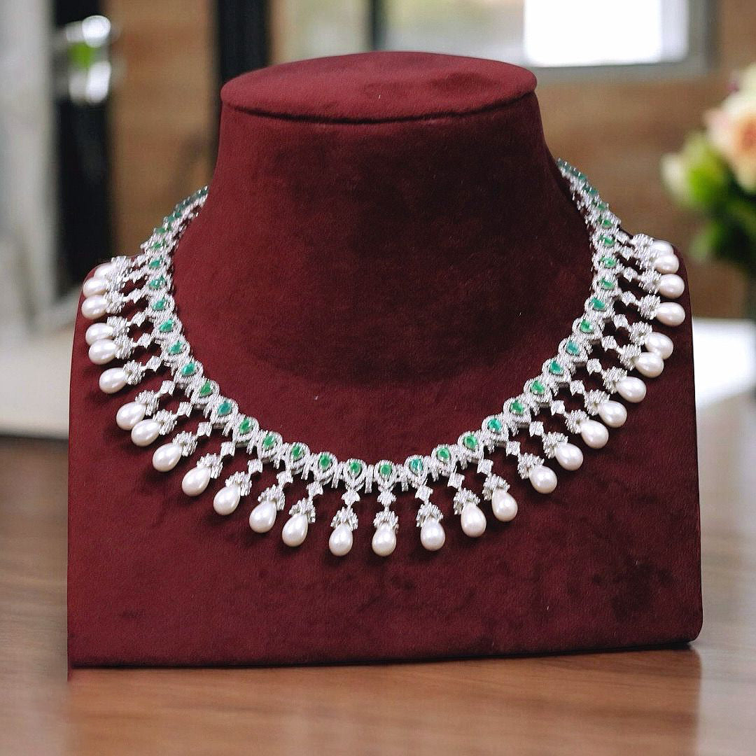 Luxurious Emerald Green Choker For Wedding