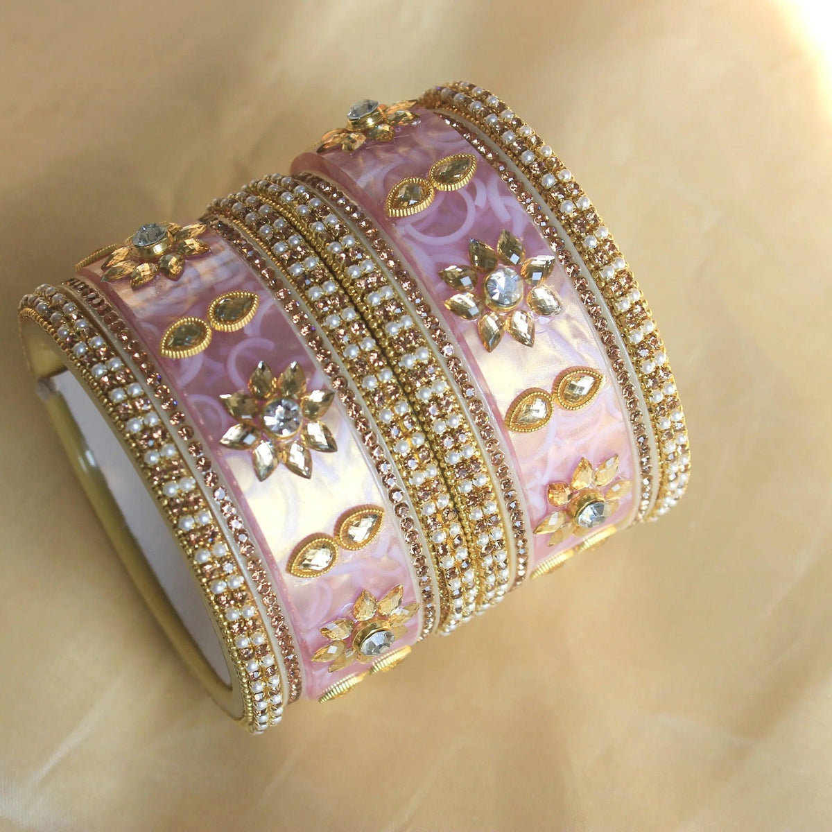 Traditional Rajasthani Bridal Chuda, Traditional Rajwadi Bangle Set, Rajasthani Chuda, Royal Wedding Bangles, Rajasthani Bridal Jewelry - Libasaa