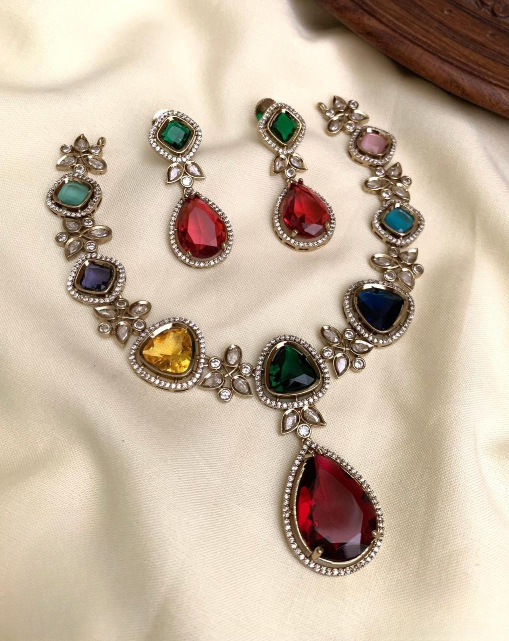 Multicolor Teardrop Gemstone & Gold-Toned Necklace Set - Libasaa.com