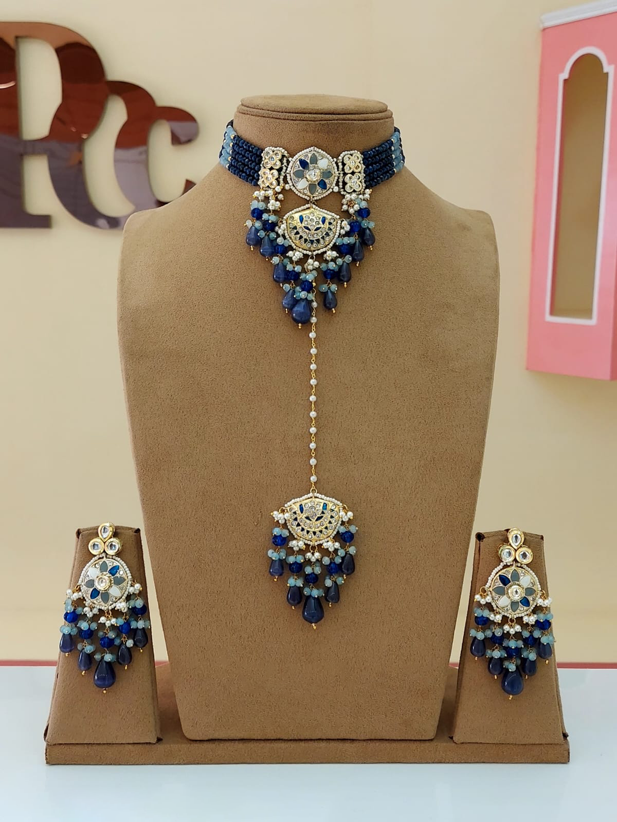 Bollywood Design Pearl Choker Earrings Maangtika Set, Indian Choker Set, Pakistani Pearl Choker Earrings Mangtika Set, Choker Jewelry Set