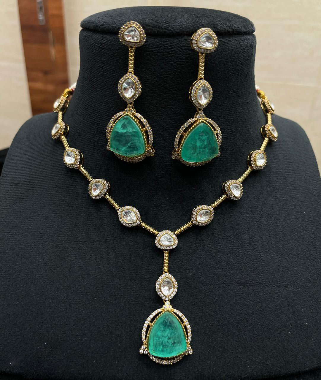 Royal Jaipuri Emerald Green Polki Necklace Set, Rajsthani Emerald Green Jewelry Set, Indian Polki Jewellery Set, Bollywood Polki Necklace Set, Celebrities Polki Necklace Earrings Set