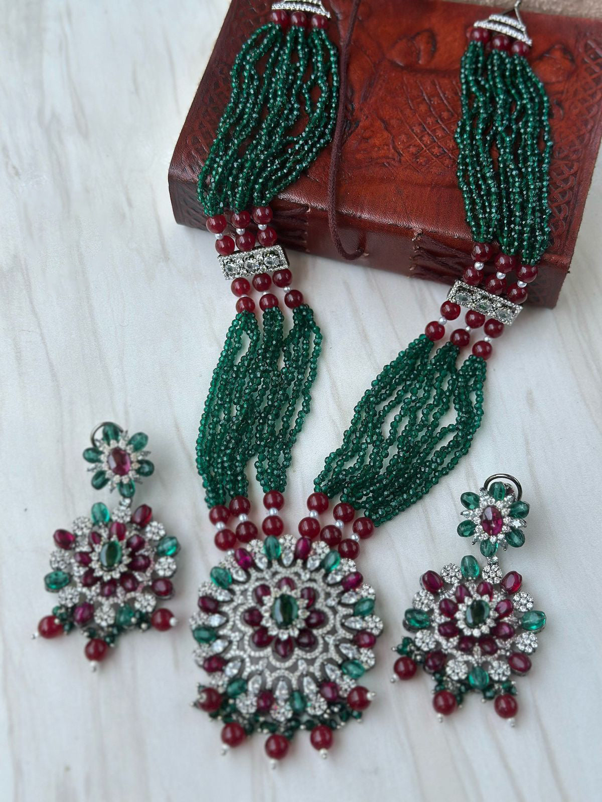 Stunning Shrinkling Dazzel Necklace Earrings Set, Pakistani Multi Layer Necklace Set, Bollywood Detailign Jewelry Set, Bridal Necklace Set