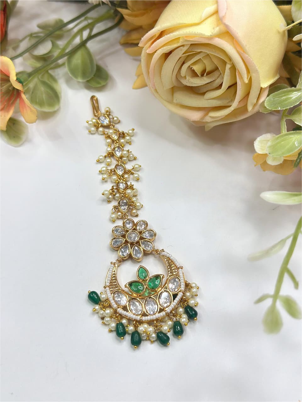 Floral Kundan Maang Tikka with Green Enamel Leaf & Pearl Beads – Elegant Ethnic Headpiece