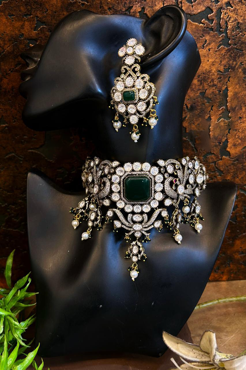 Ornate Emerald Bridal Choker Earrings Jewelry Set, Bridal Emerald Polki Choker Set, Polki Necklace, Polki Jewelry Set, Polki Necklace Set, Pakistani Polki Jewelry, Bollywood Polki Necklace