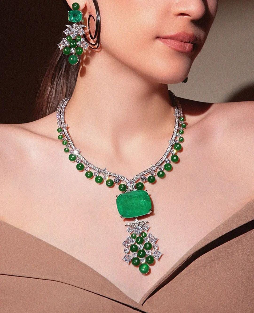 Indian Celebrity Polki Statement Necklace Earrings Set, Statement Polki Necklace, Statement Polki Earrings Set, Indian Celeb Polki Jewelry Set, Polki Jewellery Set, Pakistani Polki Jewellery Set, Bollywood Polki Necklace Set