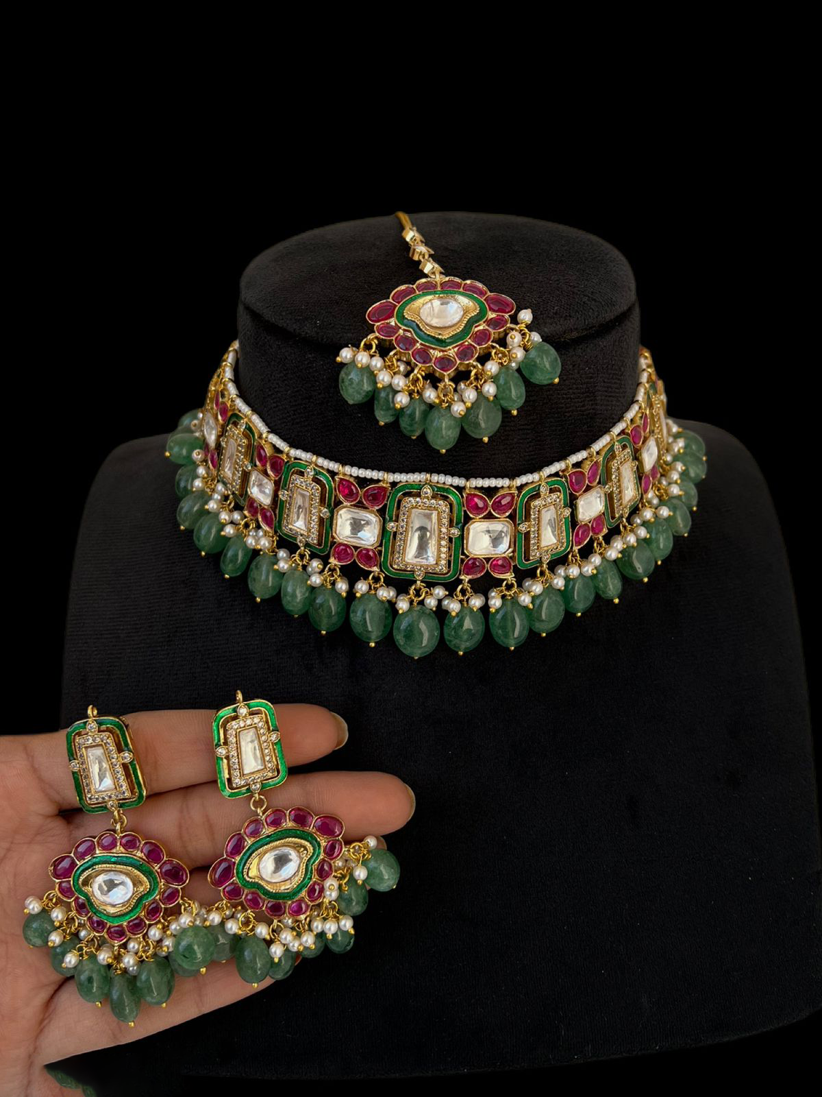 Intricate Green Polki Choker Earrings Mangtika Set, Indian Polki Choker Set, Bridal Mangtika Jewelry Set, Polki Earrings Set, Bollywood Polki Jewelry