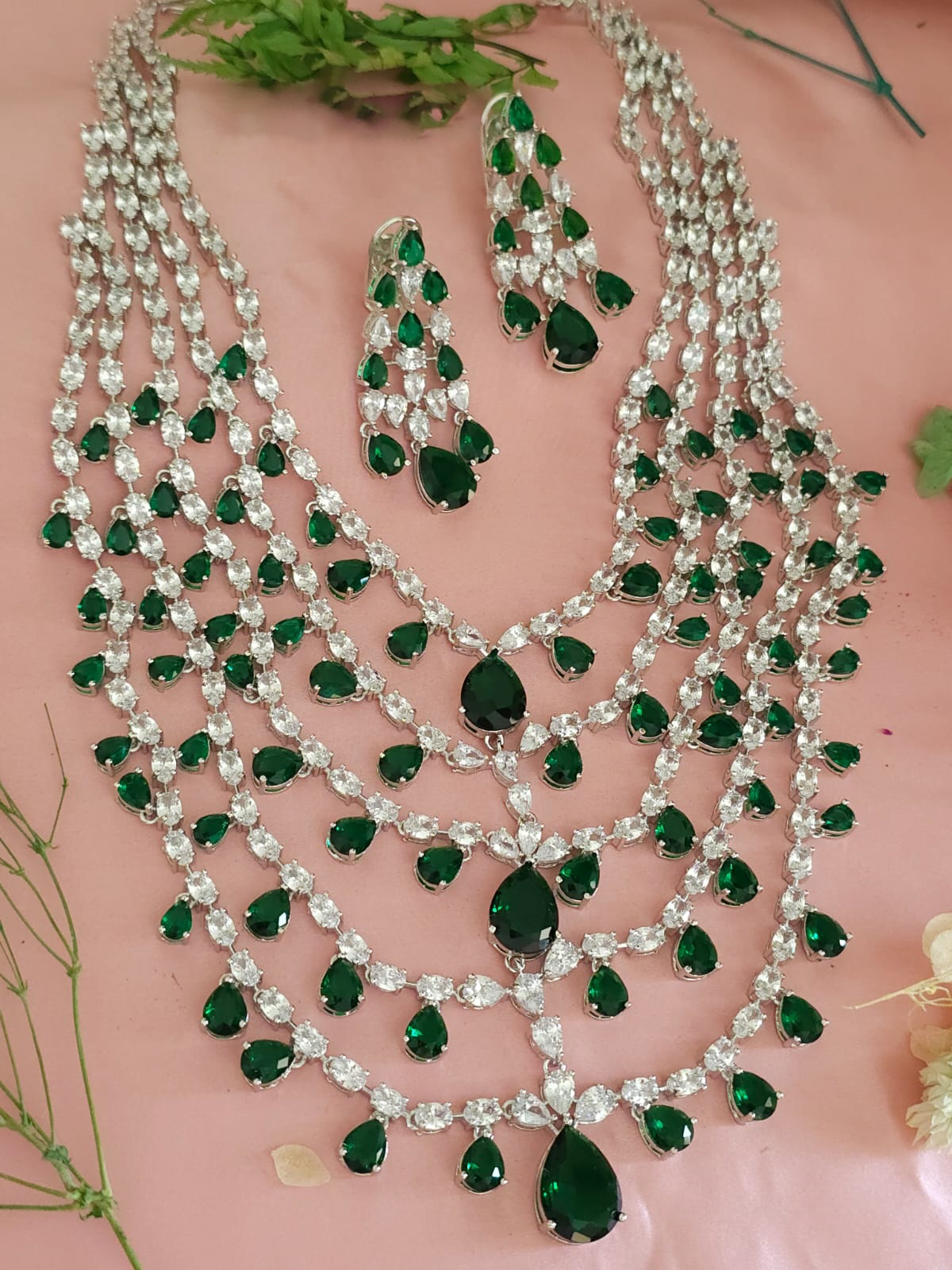 Multi Layered Emerald Green Necklace Indian Jewelry Set, Green Statement Necklace Set, Pakistani Layered Green Necklace Set, Indian Layer Jewelry Set, Polki Green Indian Jewelry Set, Bollywood Necklace Set