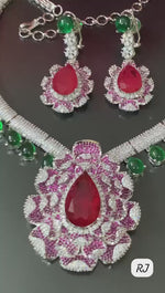 Malaika Arora Inspired Floral Polki Necklace Set, Indian Celebrity Polki Necklace Set, Malaika Arora Jewelry Set, Bollywood Polki Jewelry Set, Pakistani Polki Jewelry