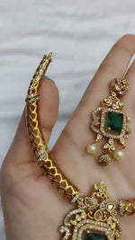 Modern Emerald Green & Diamond-Look Gold Choker Necklace Set with Pearl Drops